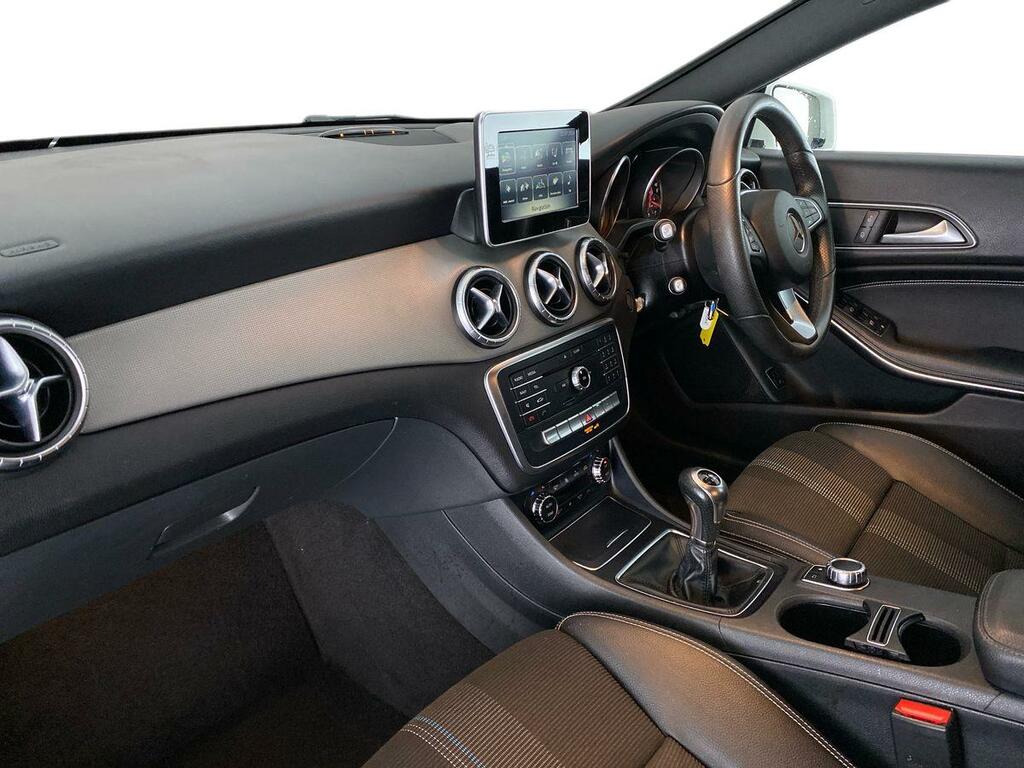 Mercedes-Benz CLA Class Cla 220 D Whiteart Silver #14