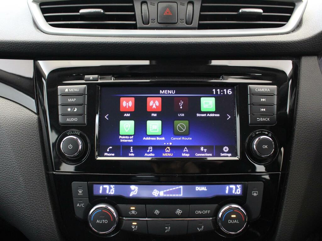 Nissan Qashqai Dig-t N-connecta White #19