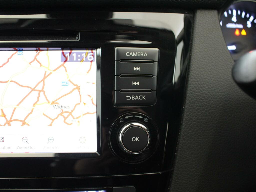 Nissan Qashqai Dig-t N-connecta White #24