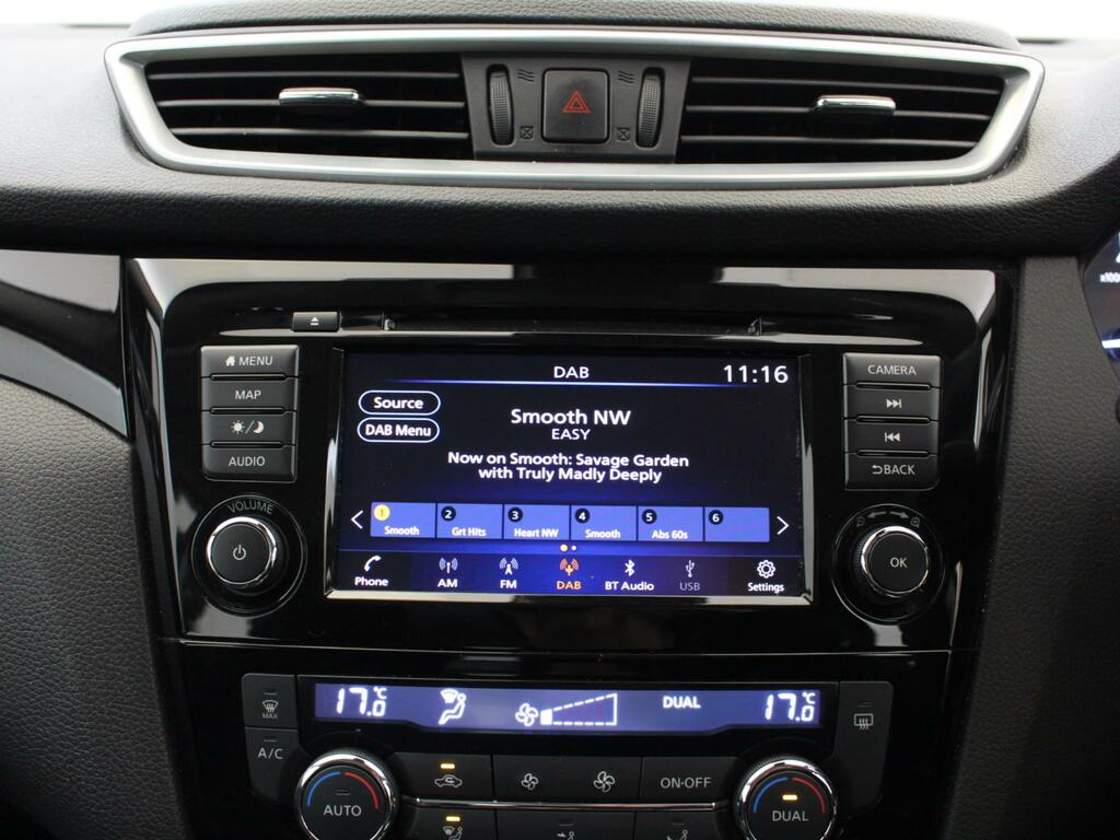 Nissan Qashqai Dig-t N-connecta White #21