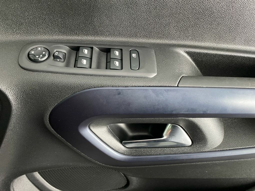 Peugeot Rifter Puretech Active Grey #23