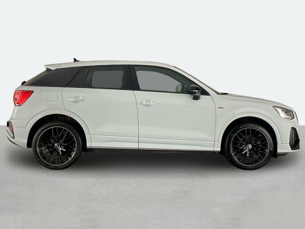 Audi Q2 35 Tfsi Black Edition White #2