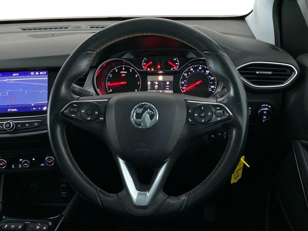 Vauxhall Crossland X Se White #11