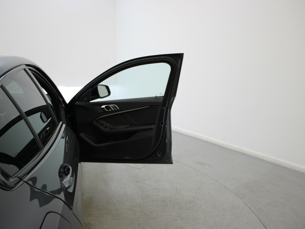 BMW 1 Series M135i Xdrive Step Black #32