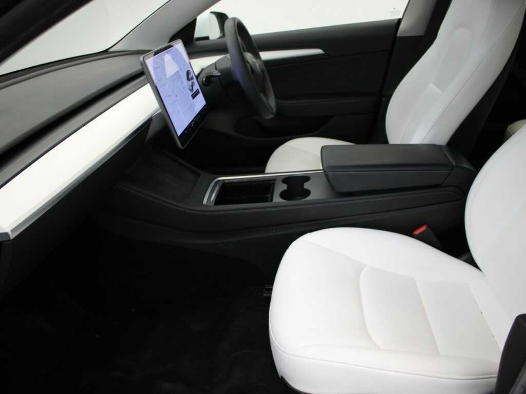 Tesla Model 3 Dual Motor Long Range Saloon 4 White #8