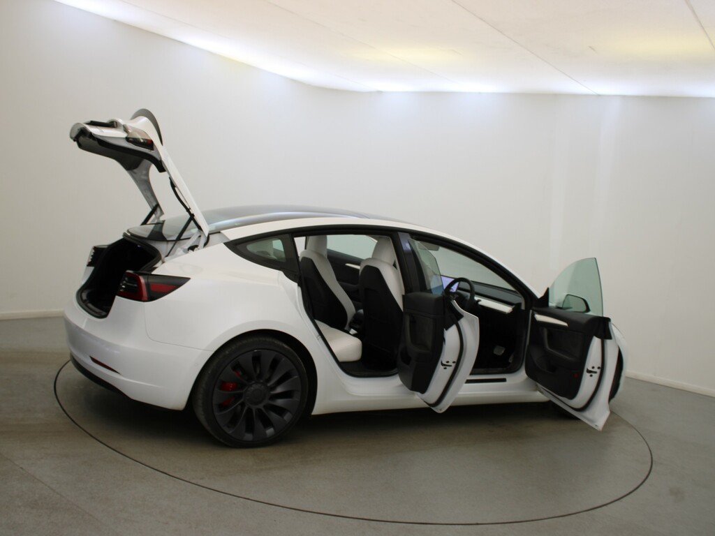 Tesla Model 3 Dual Motor Long Range Saloon 4 White #28