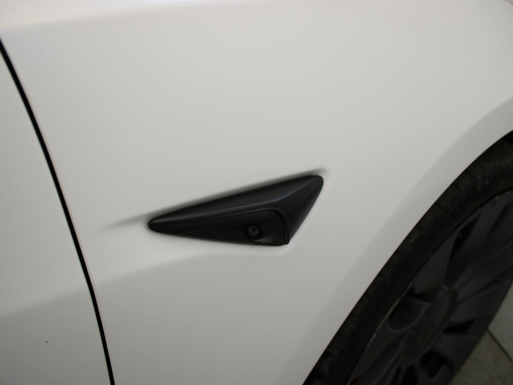 Tesla Model 3 Dual Motor Long Range Saloon 4 White #31