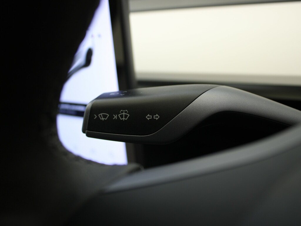 Tesla Model 3 Dual Motor Long Range Saloon 4 White #23