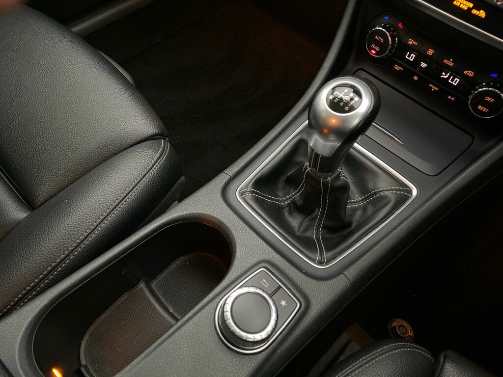Mercedes-Benz GLA Class Gla 220D 4Matic Amg Line Premium Black #16