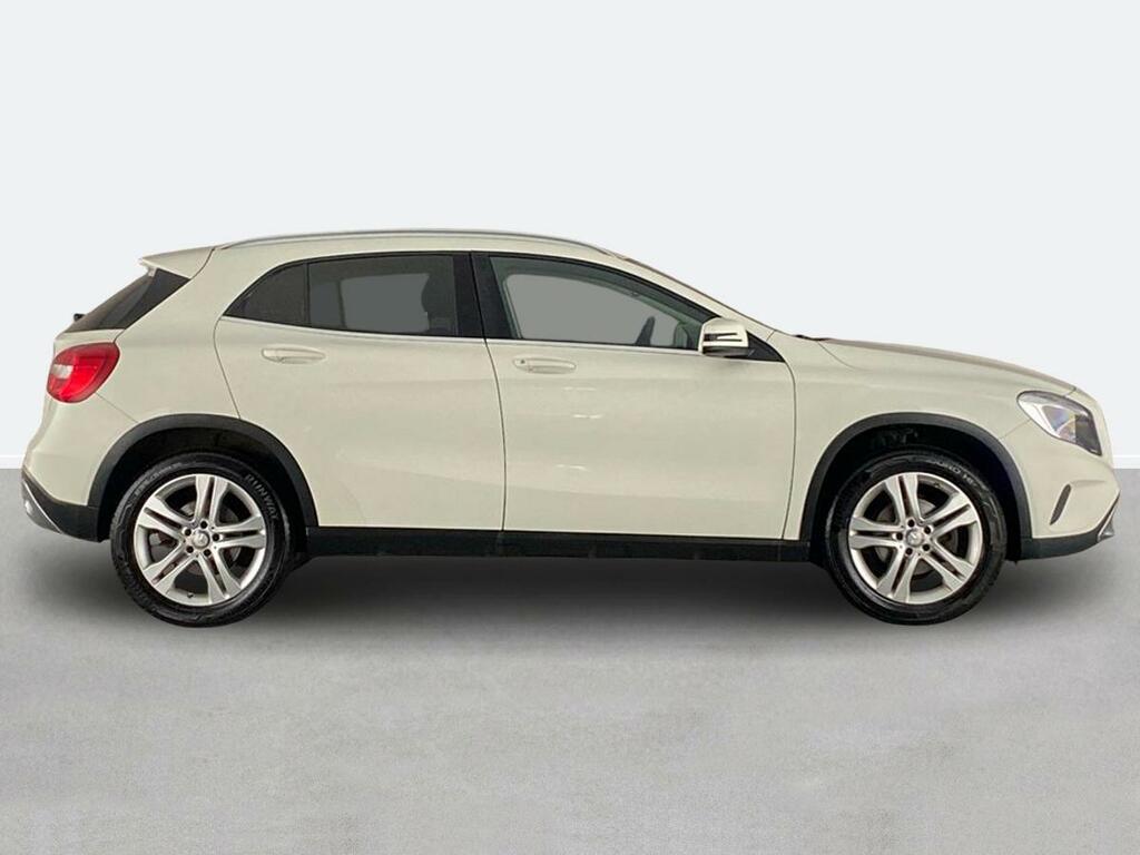 Mercedes-Benz GLA Class Gla 200D Sport #2
