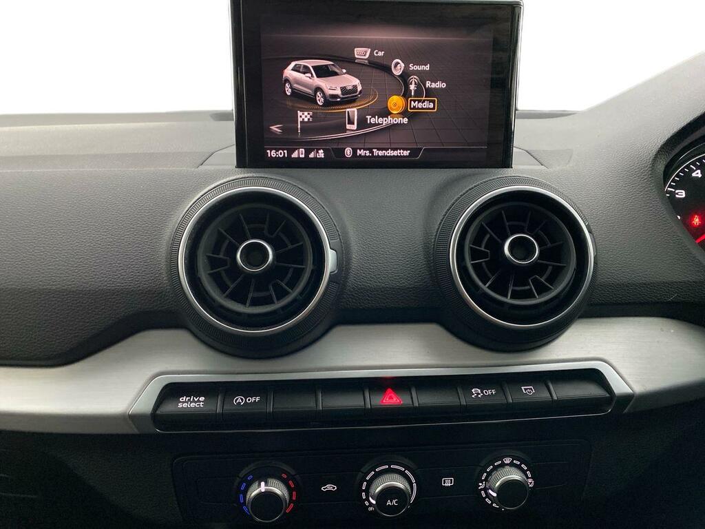 Audi Q2 Audi Q2 S Line 30 Tfsi 116 Ps 6-Speed Black #10