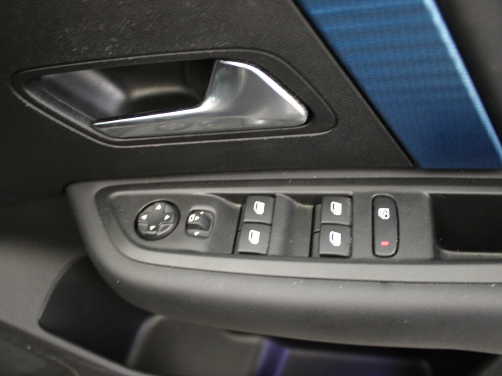 Citroen e-C4 50Kwh Shine Fastback 7.4Kw Charger #23