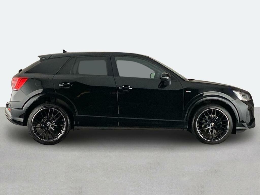 Audi Q2 30 Tfsi Black Edition Black #2