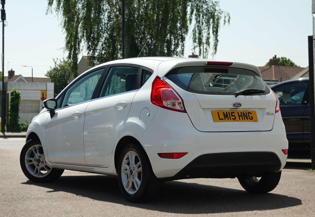 Ford Fiesta 1.25 Zetec Hatchback Euro 6 82 White #3