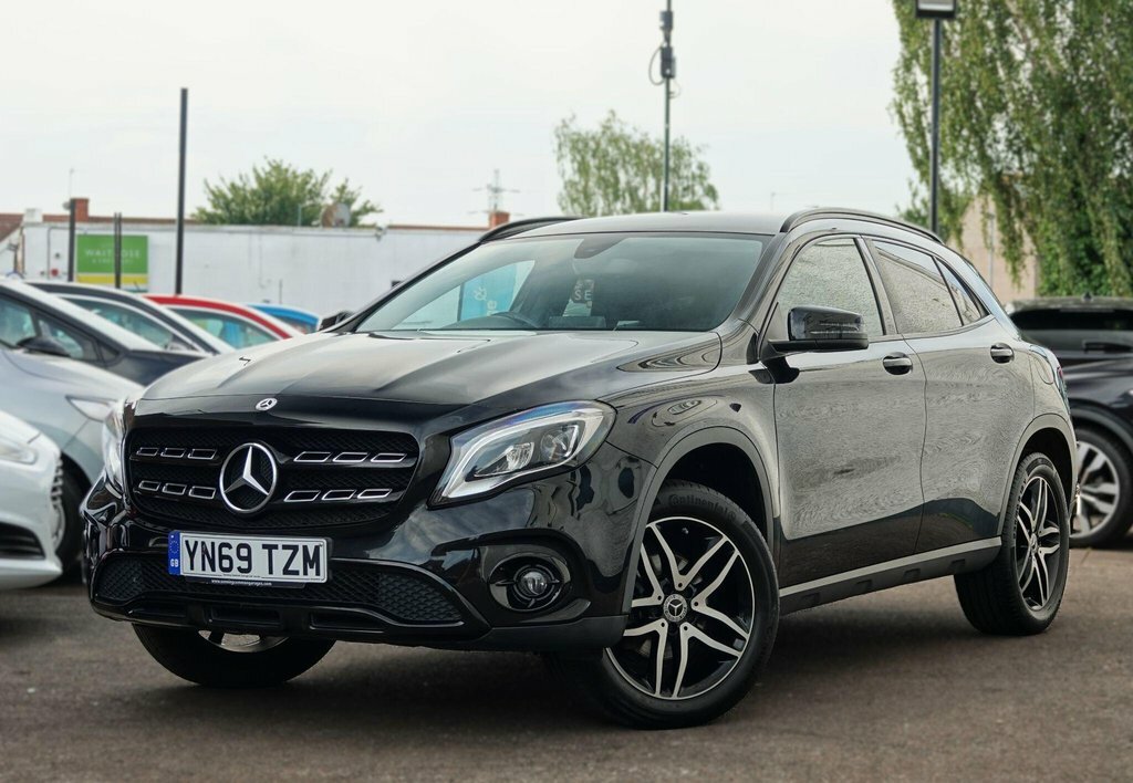 Mercedes-Benz GLA Class 1.6 Gla180 Gpf Urban Edition Suv 7G-dct Black #2