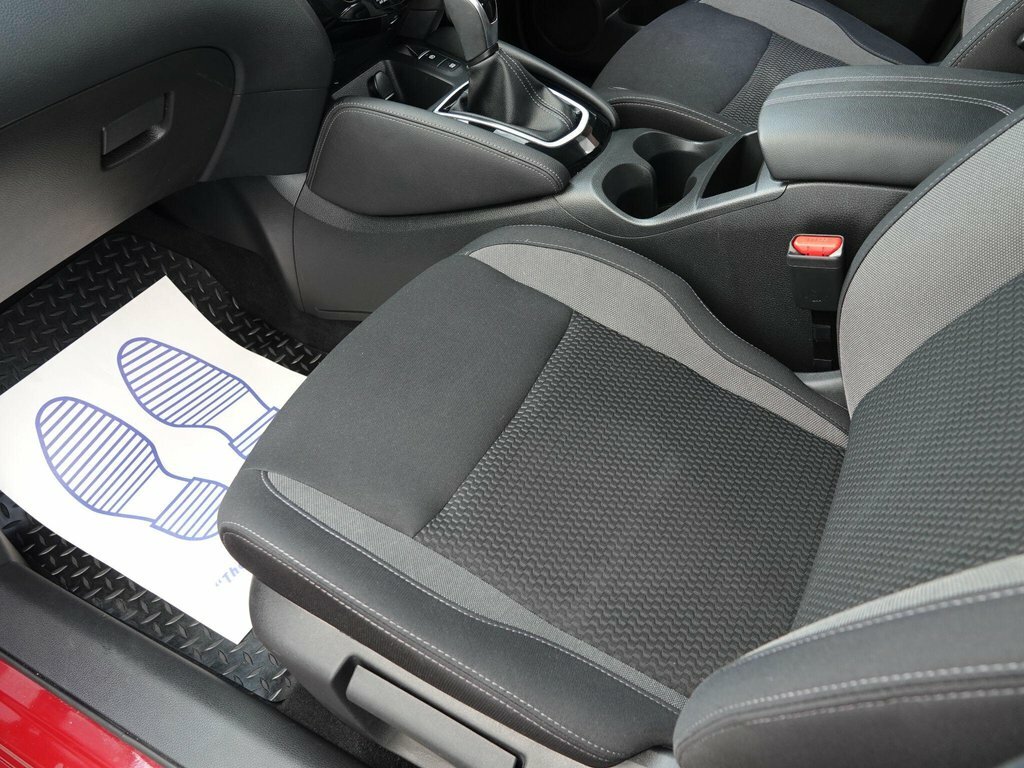 Nissan Qashqai 1.3 Dig-t N-connecta Glass Roof Pack Red #10