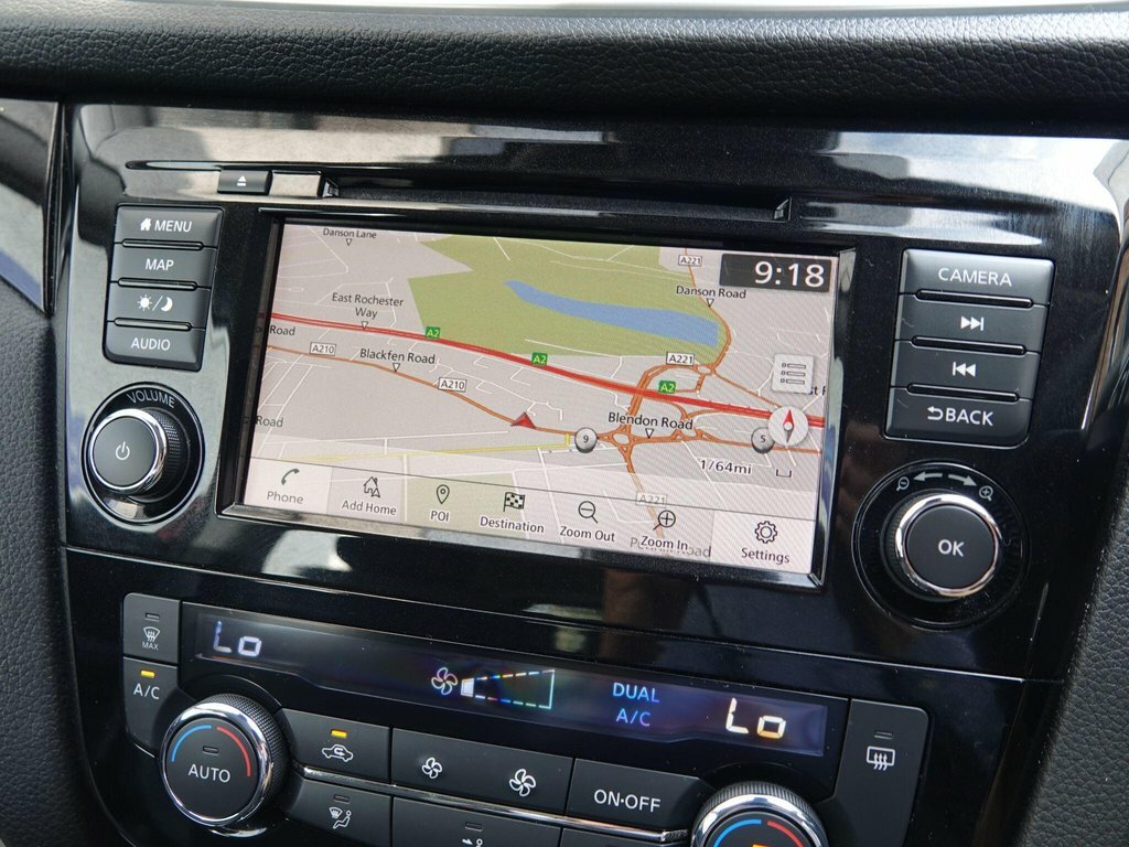 Nissan Qashqai 1.3 Dig-t N-connecta Glass Roof Pack Red #22