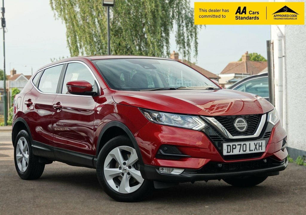 Nissan Qashqai 1.3 Dig-t N-connecta Glass Roof Pack Red #1