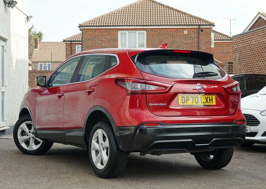 Nissan Qashqai 1.3 Dig-t N-connecta Glass Roof Pack Red #3