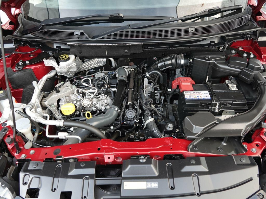 Nissan Qashqai 1.3 Dig-t N-connecta Glass Roof Pack Red #29