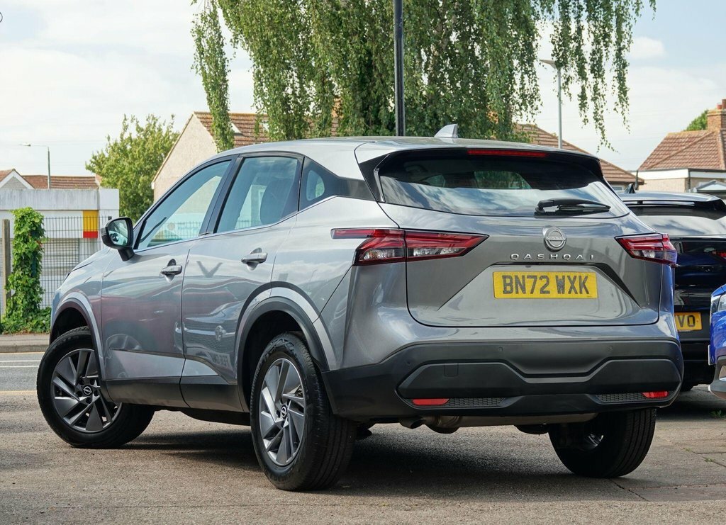 Nissan Qashqai 1.3 Dig-t Mhev Acenta Premium Suv Hybri BN72WXK Grey #3