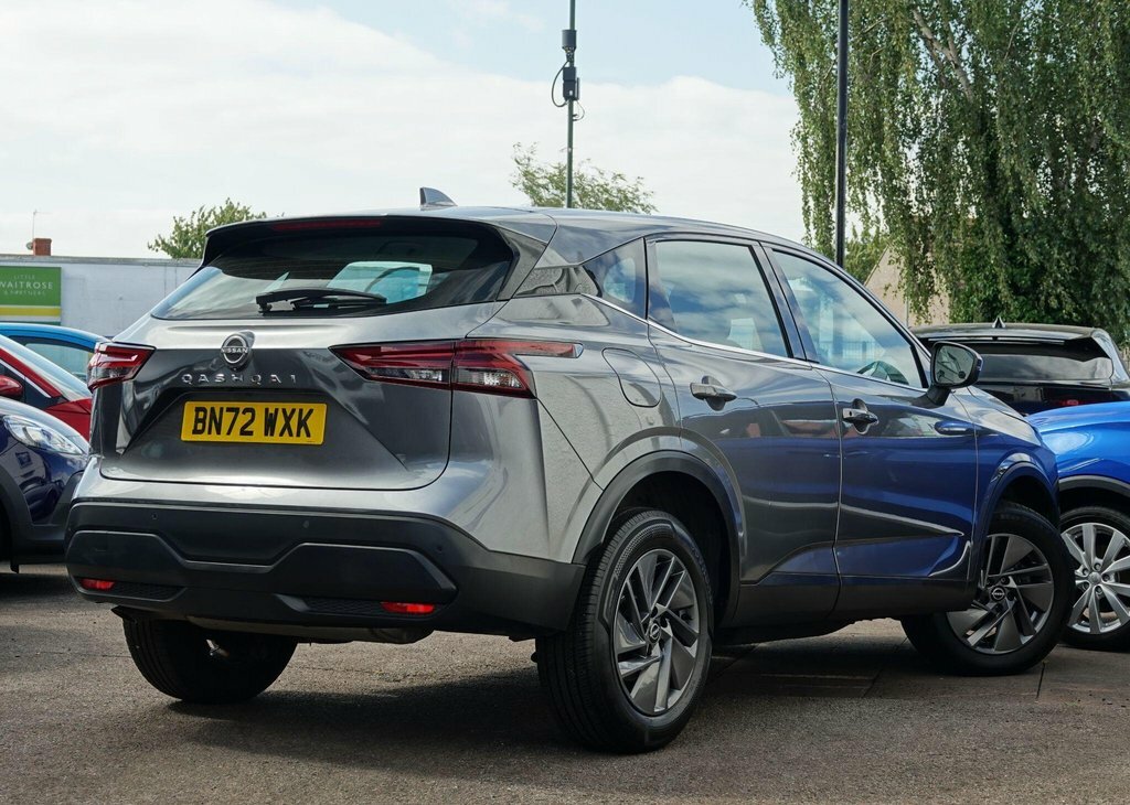 Nissan Qashqai 1.3 Dig-t Mhev Acenta Premium Suv Hybri BN72WXK Grey #4