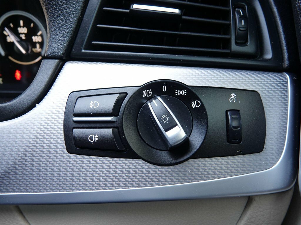 BMW 5 Series Saloon Silver #17