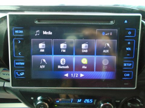 Toyota HILUX 2.4 D-4d Invincible Pickup Double Cab A White #16