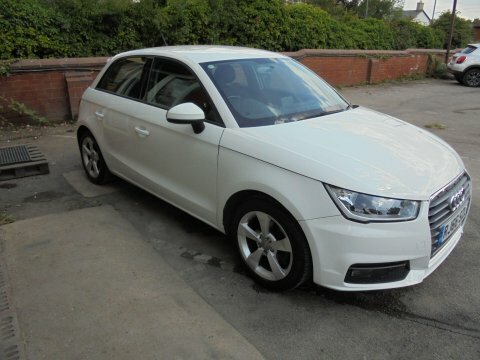 Audi A1 1.6 Tdi Sport White #5