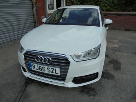 Audi A1 1.6 Tdi Sport White #3
