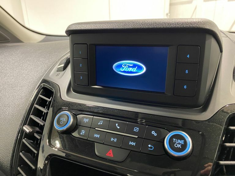 Ford Grand Tourneo Connect 1.5 Ecoblue 120Ps 6 Spd Titanium 5Dr. 7 Seater. HW21KXN White #4