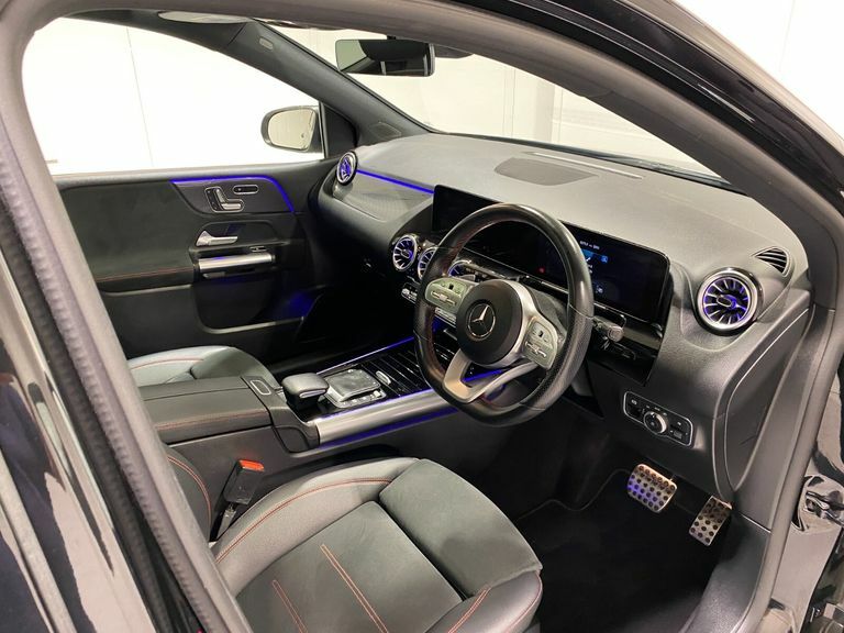 Mercedes-Benz B Class B200 1.3 163Ps Amg Line Premium Plus Black #2
