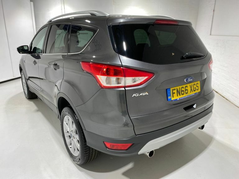 Ford Kuga 2.0 Tdci 150Ps Titanium 2Wd Grey #3