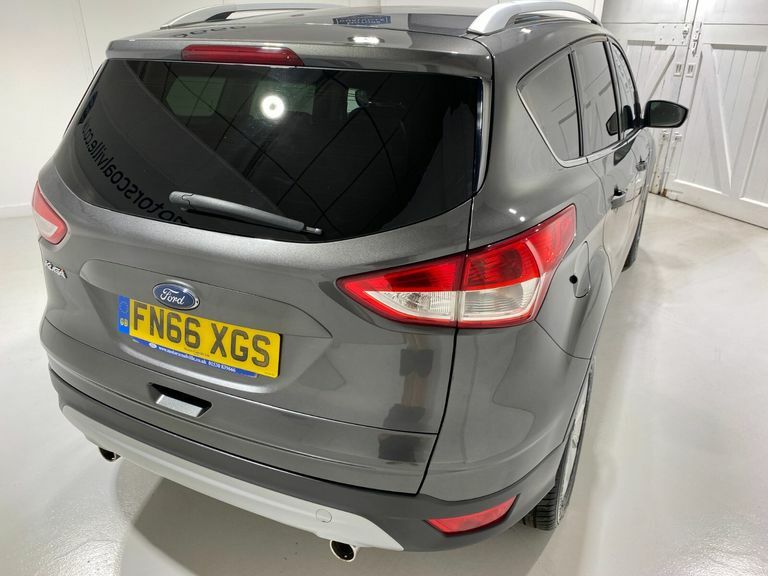 Ford Kuga 2.0 Tdci Titanium Suv 2Wd Euro 6 Black #30