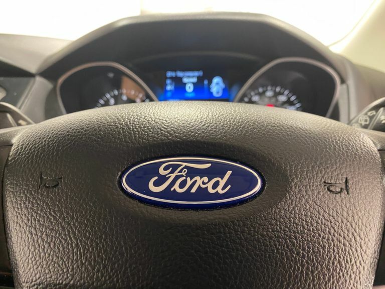 Ford Focus 1.0 Zetec 100 Bhp Black #33