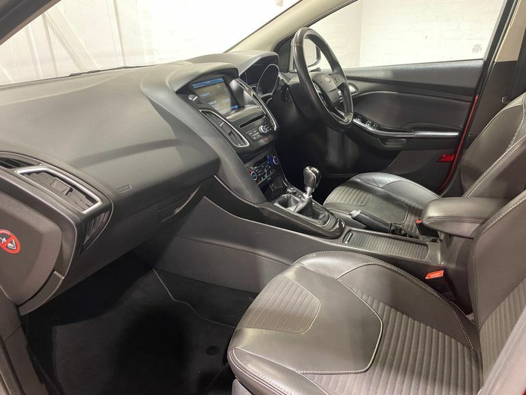 Ford Focus 1.0 Zetec 100 Bhp Black #15