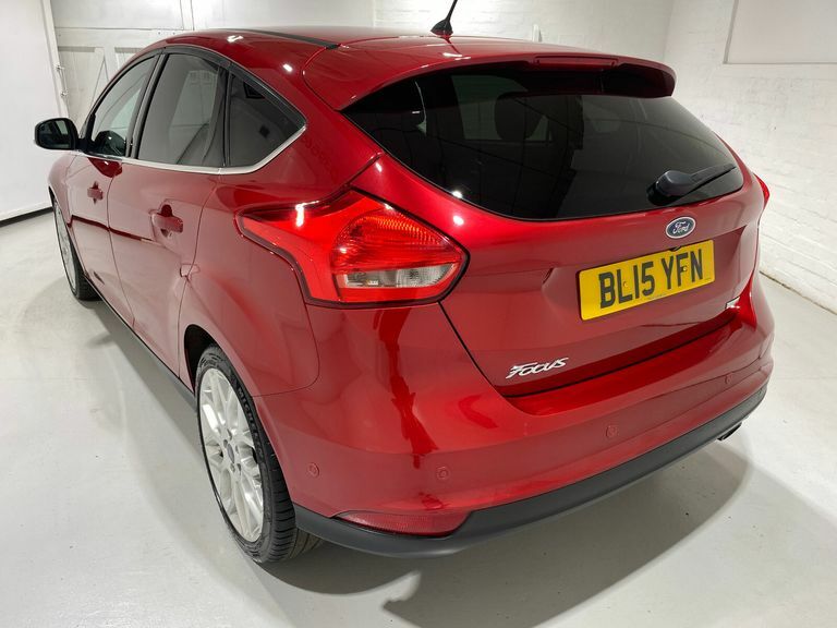 Ford Focus 1.5 Turbo Ecoboost 182Ps 6 Spd Titanium X 5Dr. Red #4