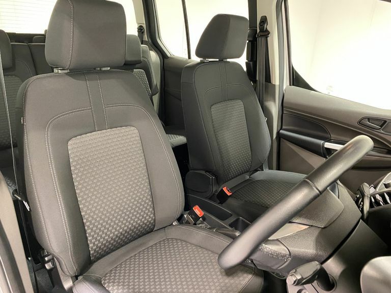 Ford Grand Tourneo Connect 1.5 Ecoblue 120Ps 6 Spd Zetec 5Dr. Silver #2