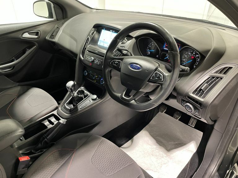 Ford Focus 1.0 Turbo Ecoboost 140Ps 6 Spd St-line 5Dr. Grey #2