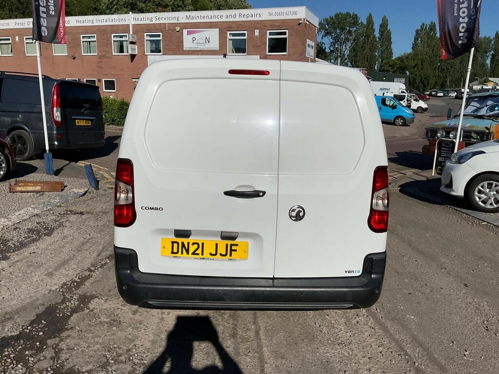 Vauxhall Combo 1.5 Turbo D 2300 Dynamic L2 H1 Euro 6 White #4