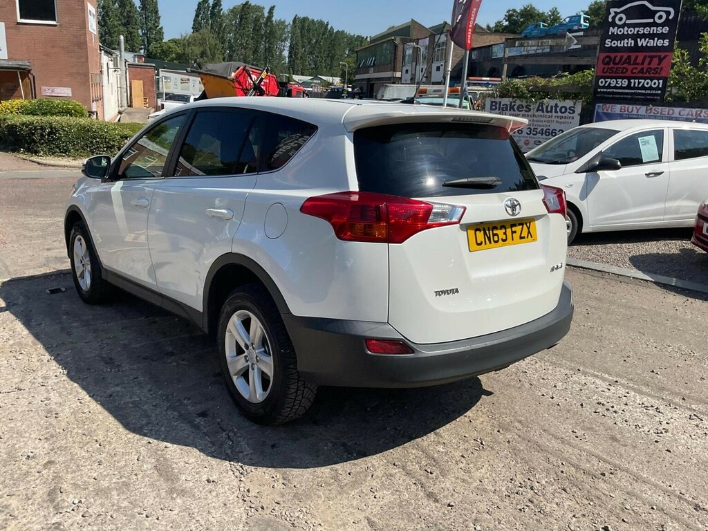 Toyota Rav 4 2.2 D-cat Invincible Red #81