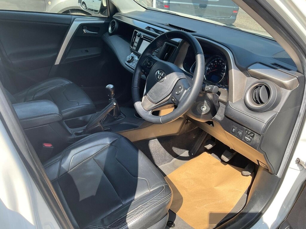 Toyota Rav 4 2.2 D-cat Invincible Red #14