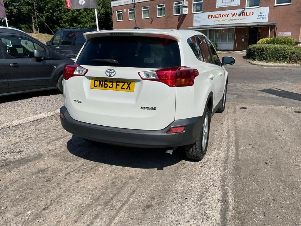 Toyota Rav 4 2.2 D-cat Invincible Red #68