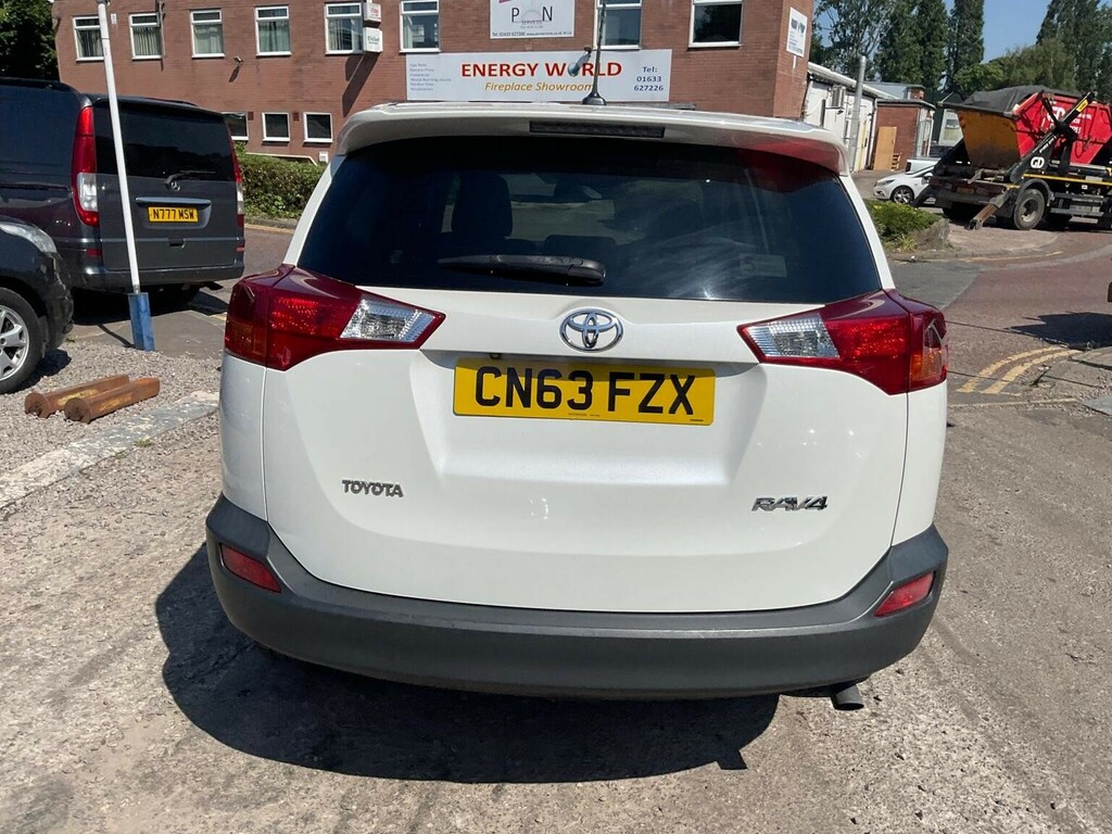 Toyota Rav 4 2.2 D-cat Invincible Red #73