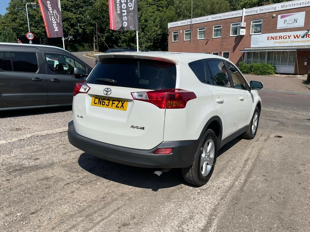 Toyota Rav 4 2.2 D-cat Invincible Red #70