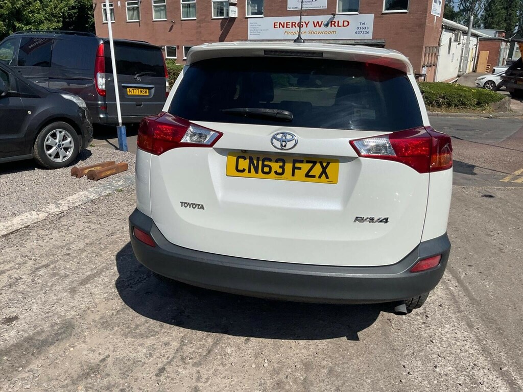 Toyota Rav 4 2.2 D-cat Invincible Red #74