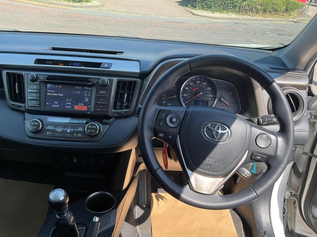 Toyota Rav 4 2.2 D-cat Invincible Red #20