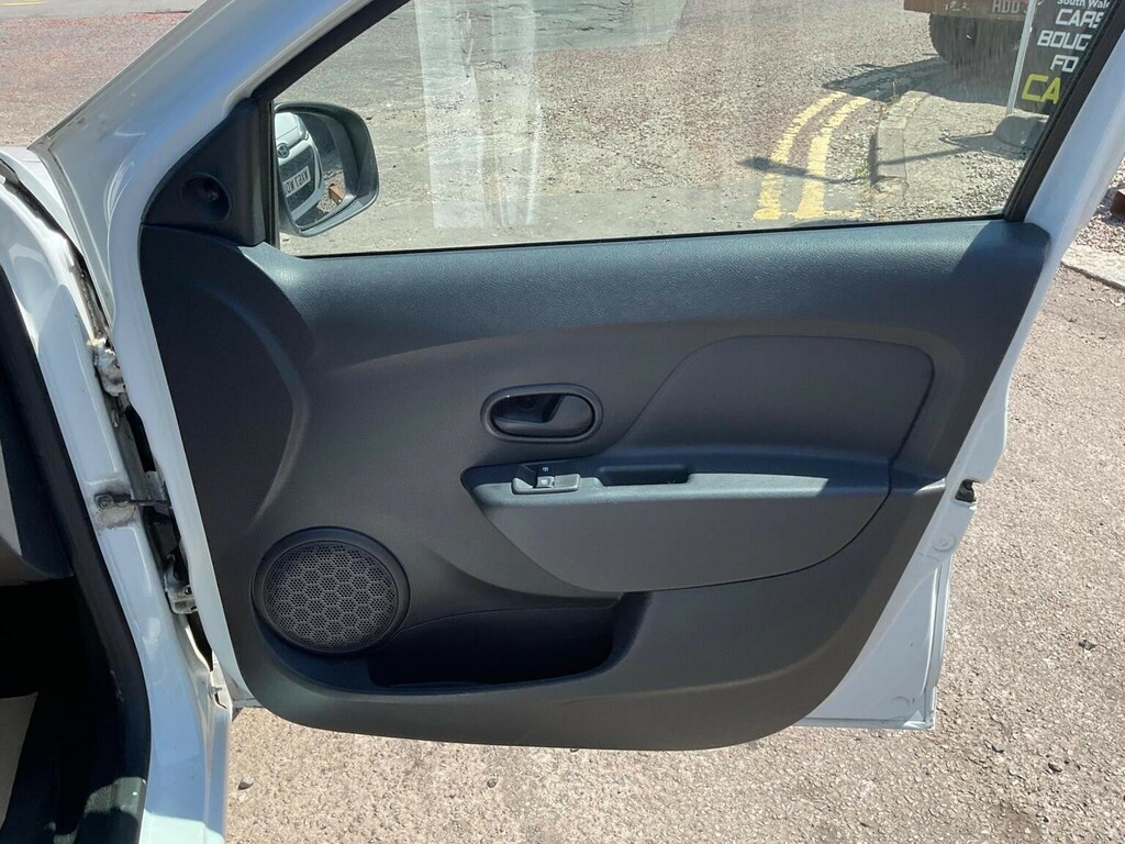 Dacia Sandero Essential Tce White #17