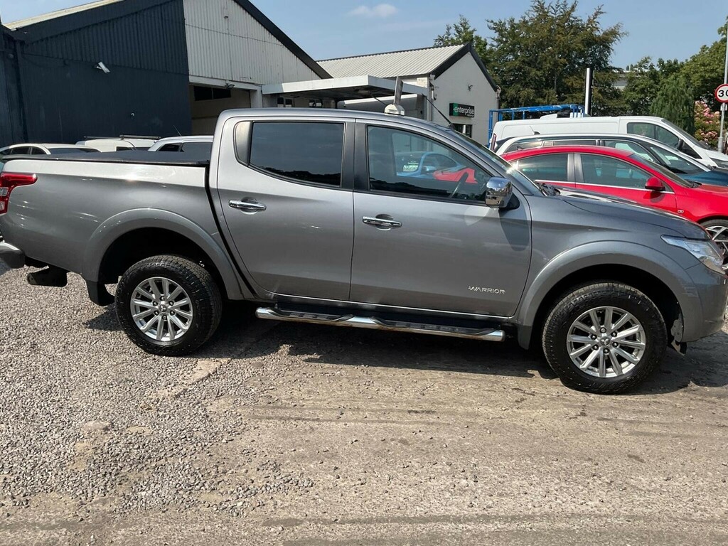 Mitsubishi L200 2.4 Di-d Dc Barbarian Blue #70