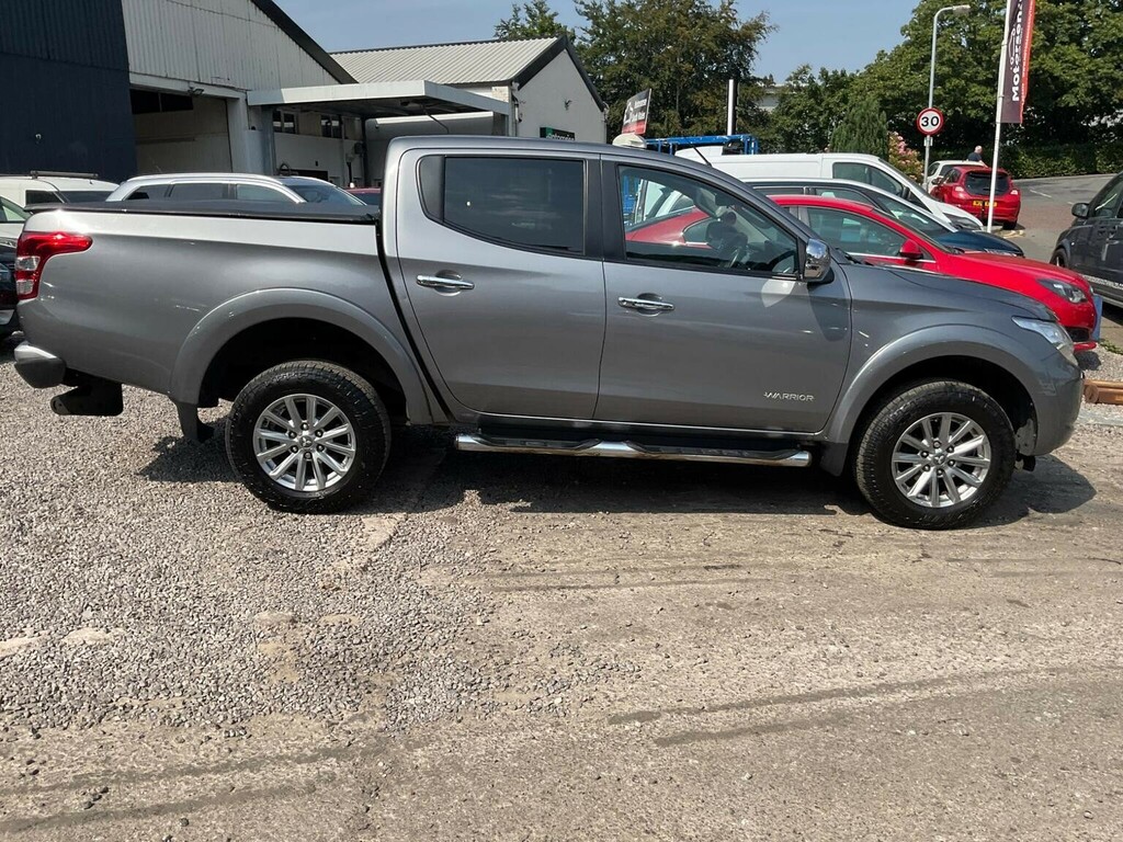 Mitsubishi L200 2.4 Di-d Dc Barbarian Blue #71